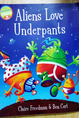 Aliens Love Underpants